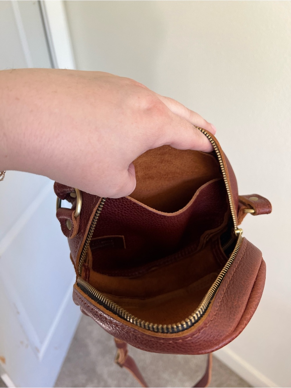 Portland Leather Small Round Crossbody Bag in Nutmeg - Picture 7 of 8